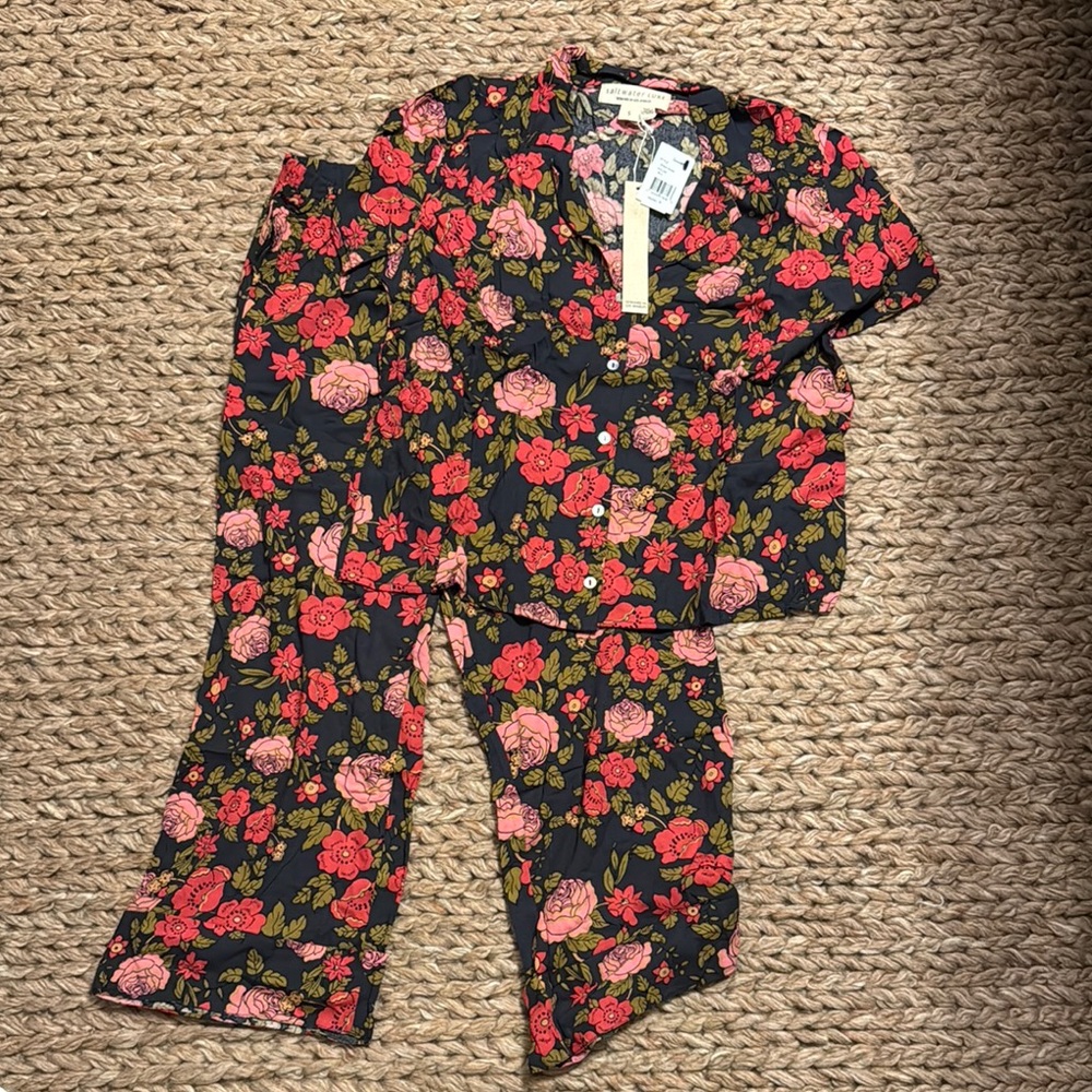 NWT Saltwater Luxe Floral Pajamas Sz Small S Pajama Set